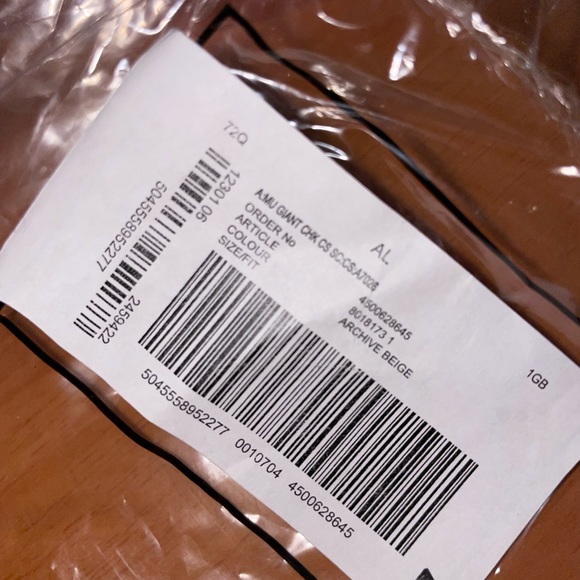 Authentic Burberry Cashmere Scarf - Picture 3 of 8